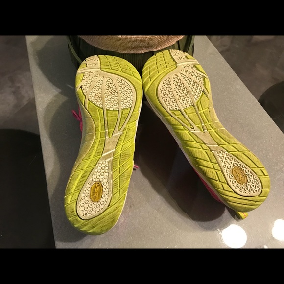 Merrell athletic shoes - Picture 3 of 3